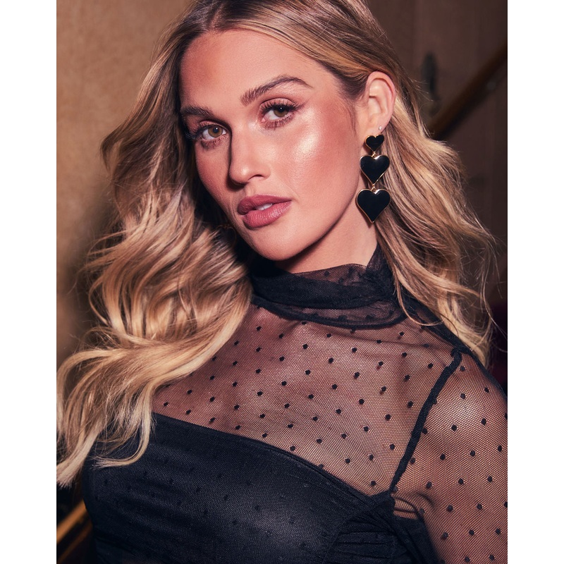 Love Unleashed Heart Drop Earrings Black O/S