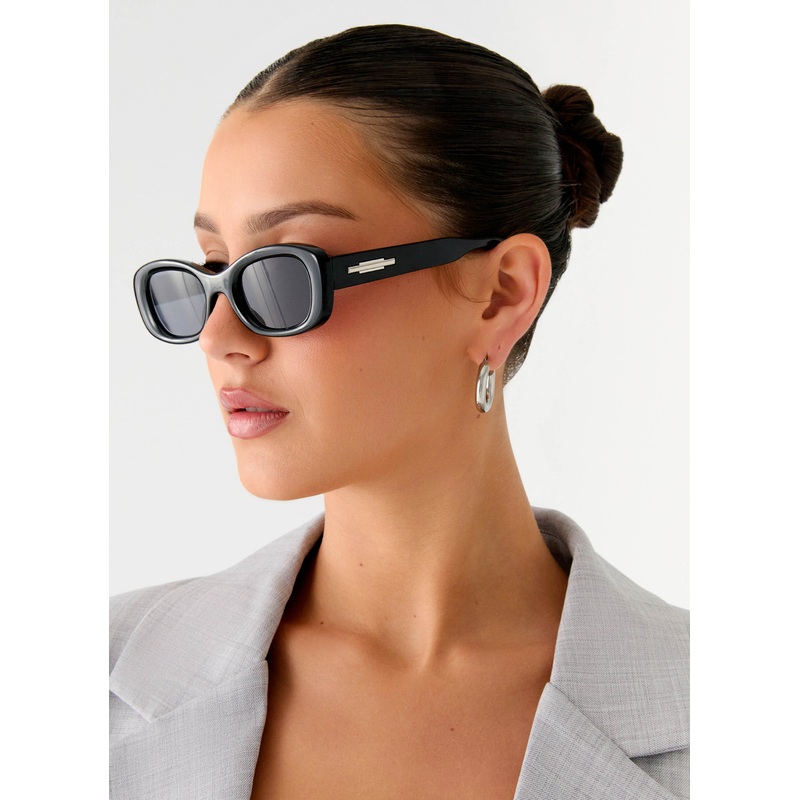 Shade Club Sunglasses – Black Black One Size