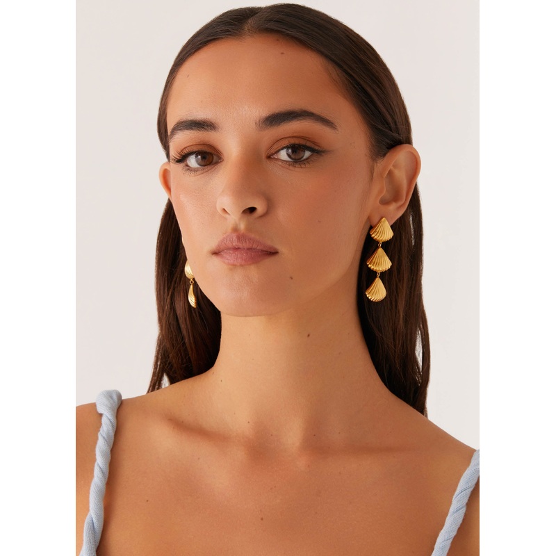 Alila Earrings – Gold Gold One Size