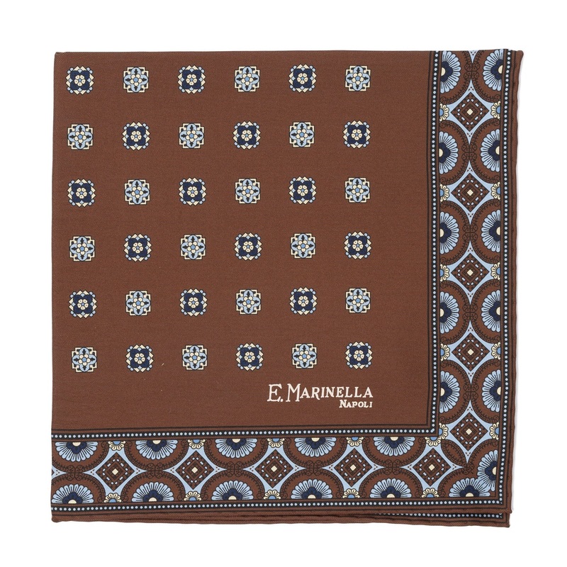 Gemustertes Pochette aus reiner englischer Seide – Handrolliert